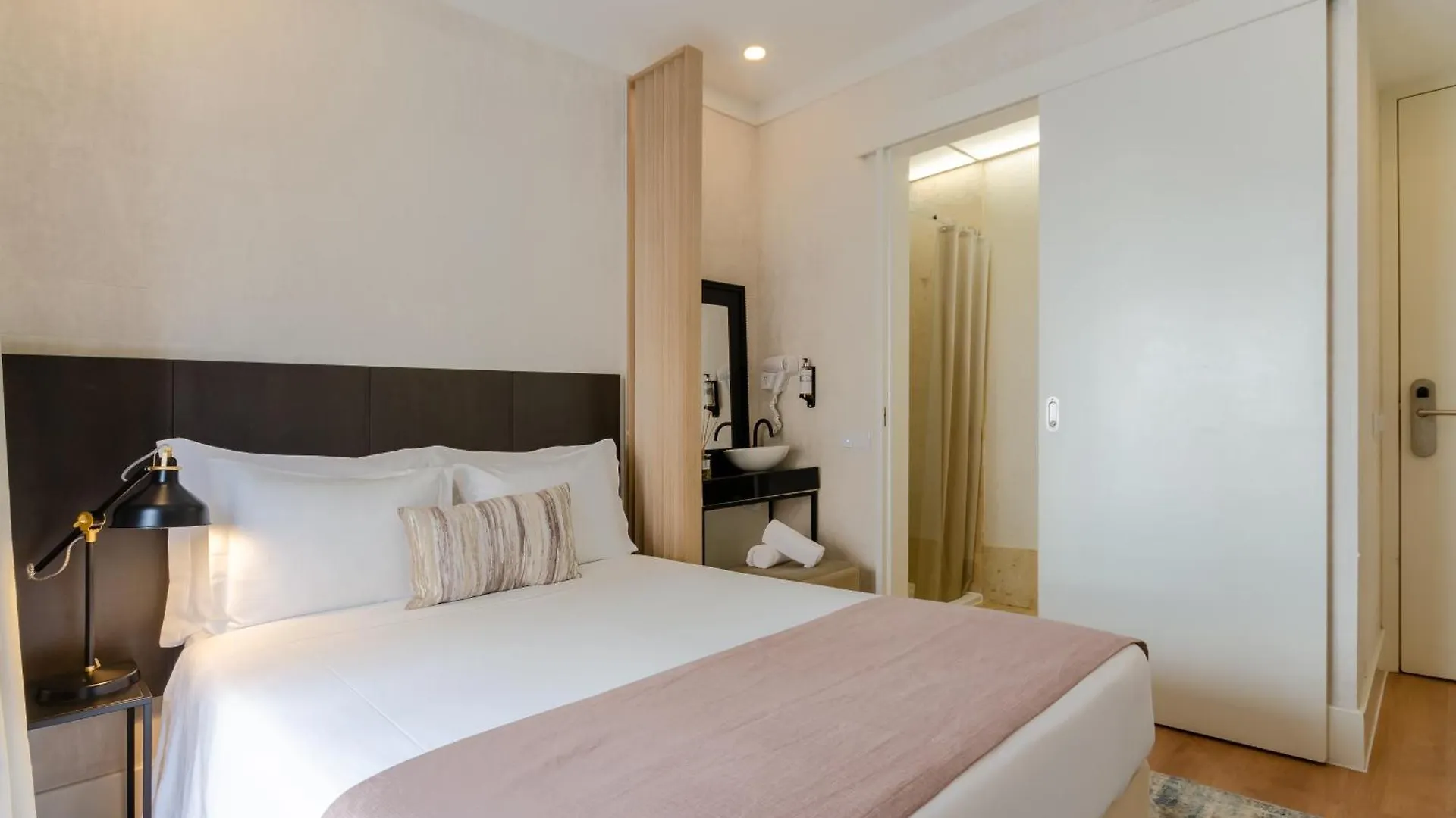 LX51 Smart Studios & Suites - Lisbon center Portugal
