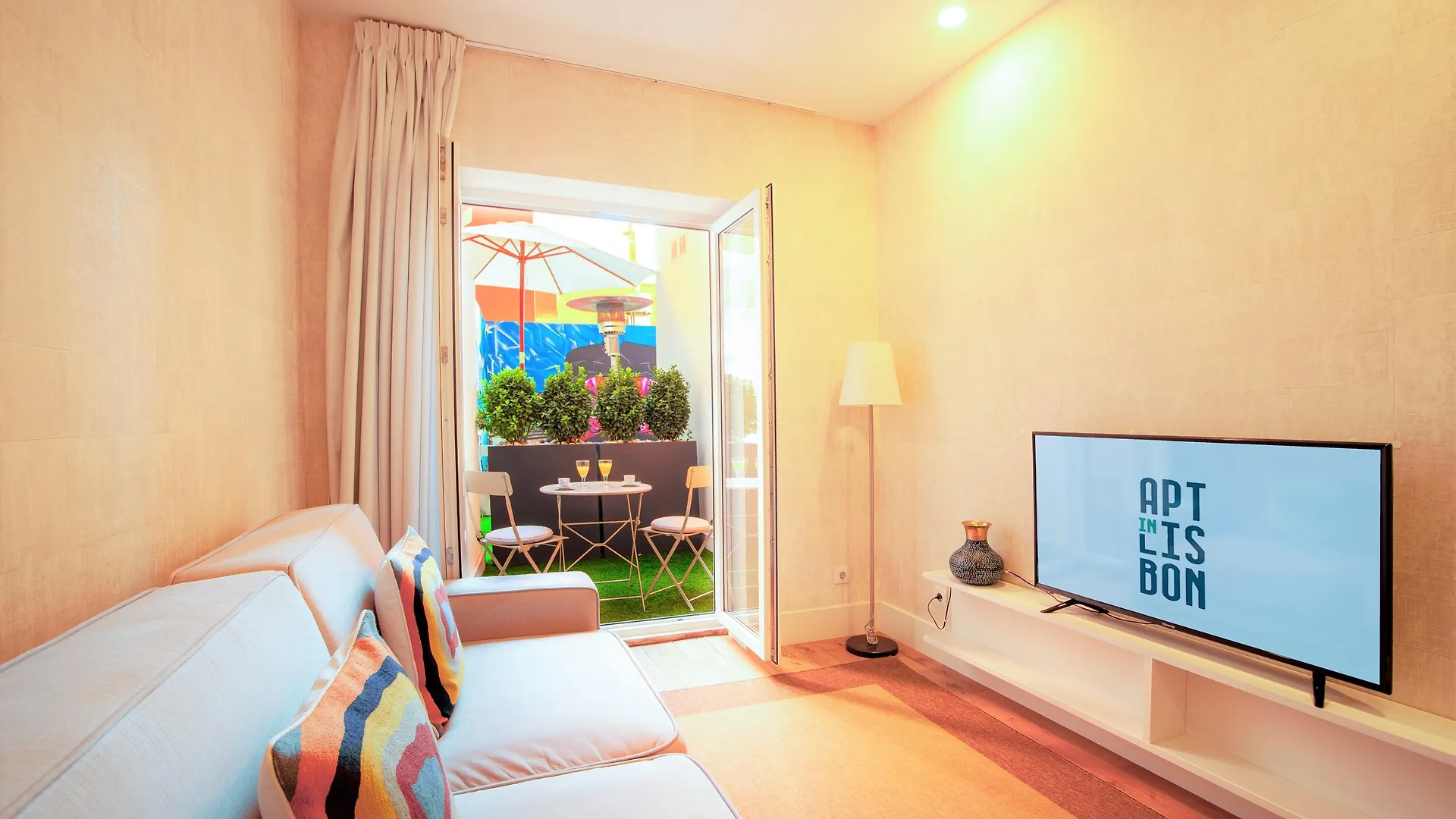 Lx51 Studios & Suites By Apt Iin - Lisbon Center Гостевой дом