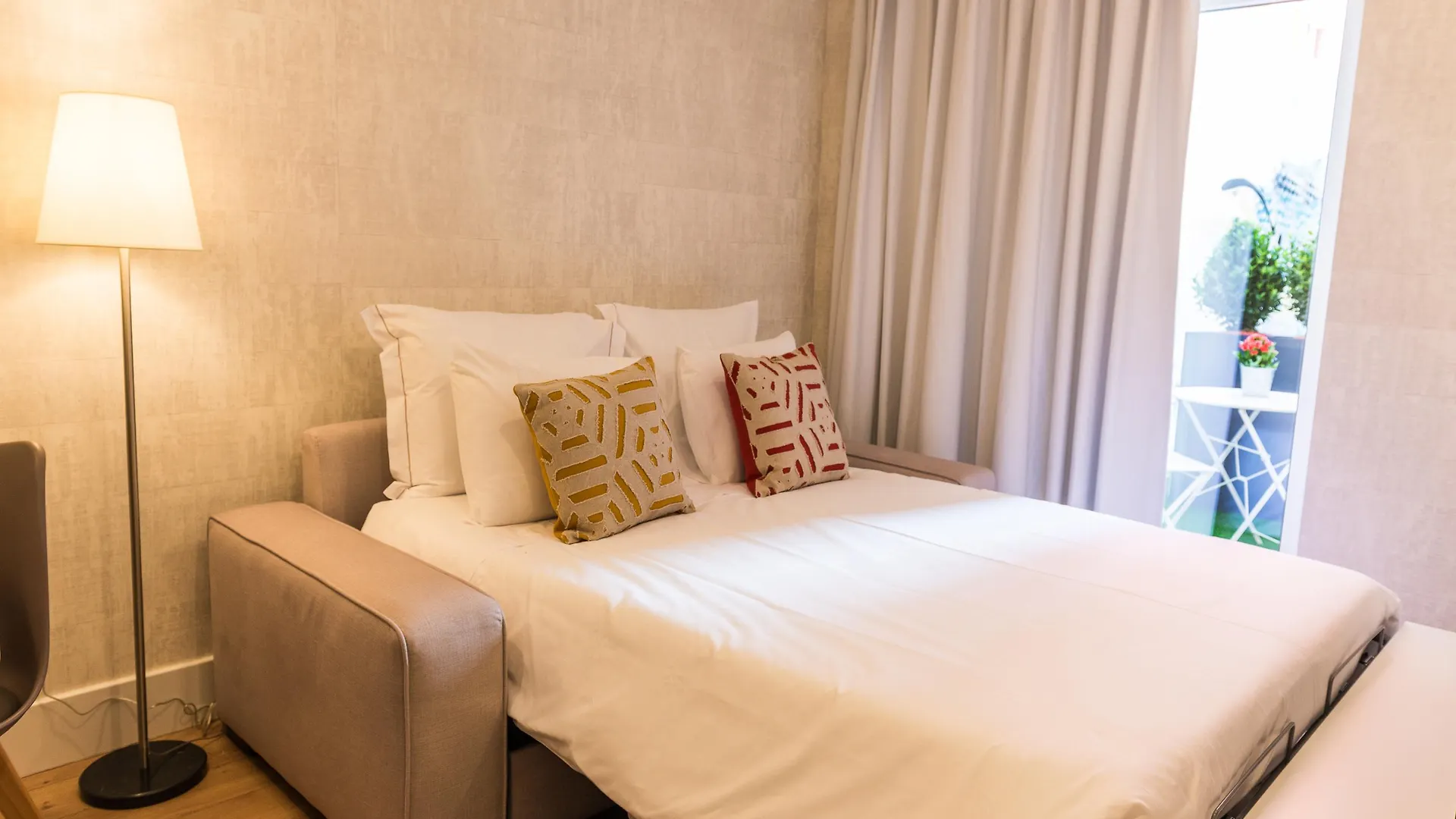 Lx51 Studios & Suites By Apt Iin - Lisbon Center 3*,  Португалия